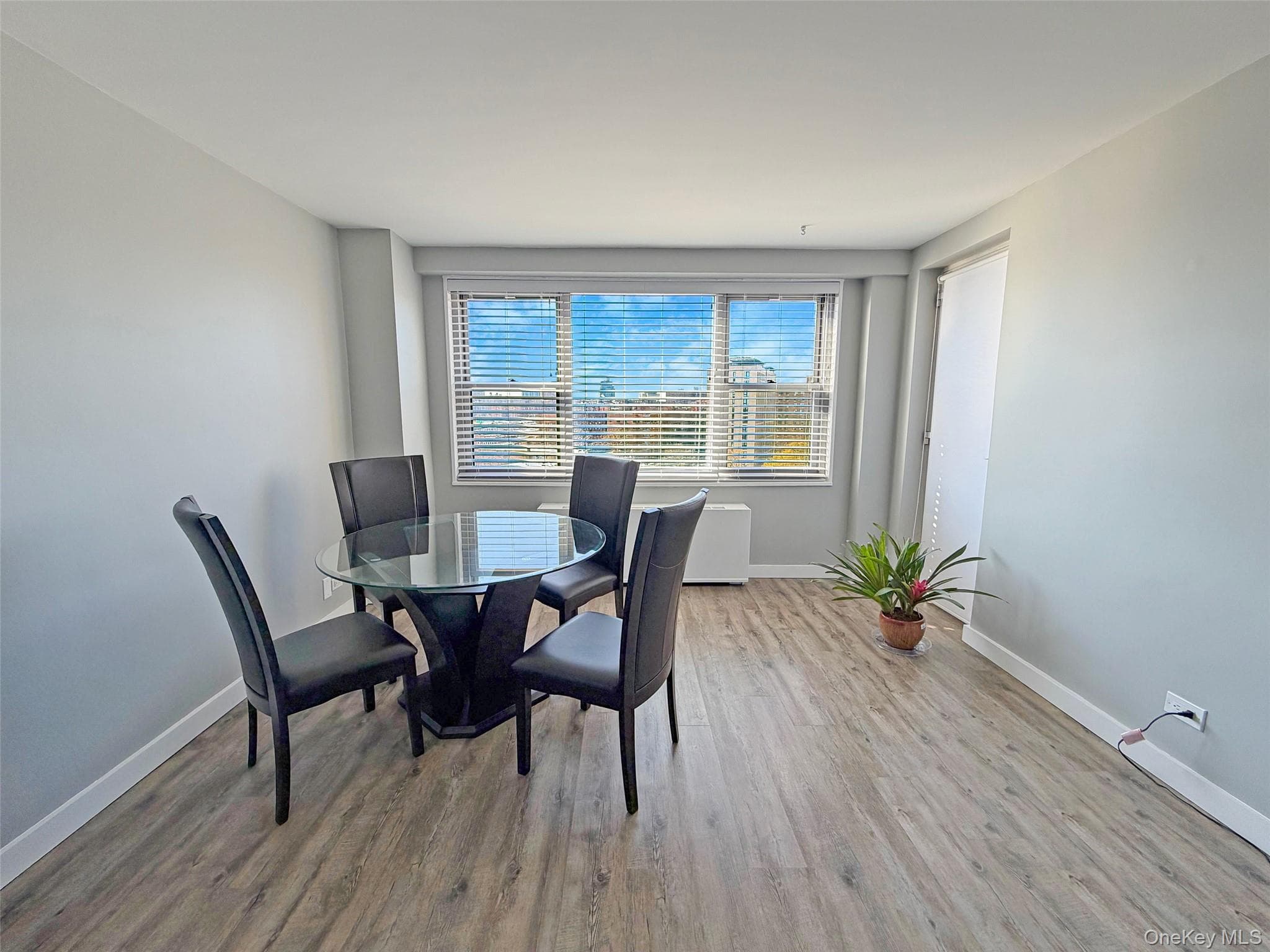 61-20 Grand Central Parkway Unit: A1008 thumbnail 3