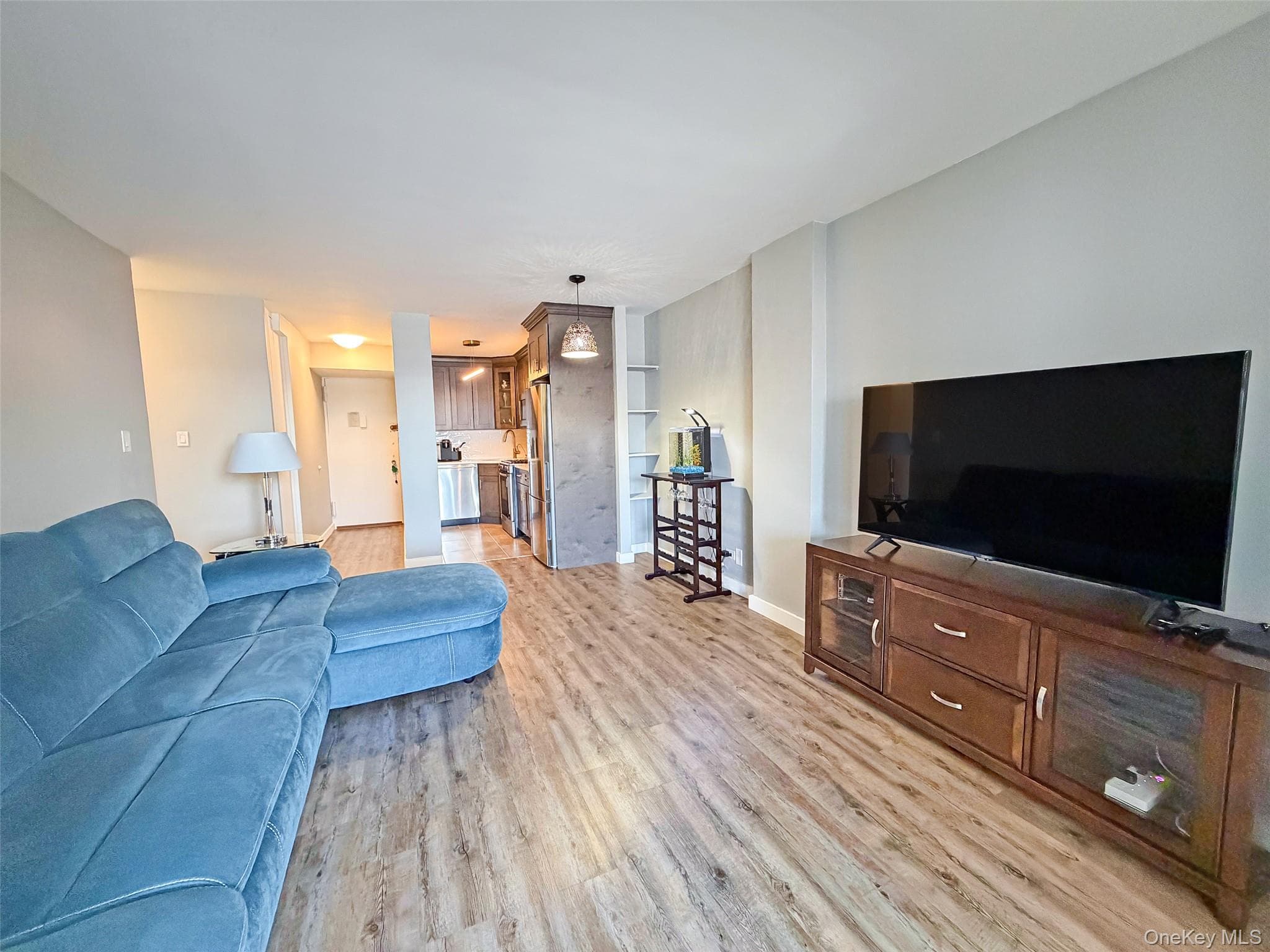 61-20 Grand Central Parkway Unit: A1008 thumbnail 2