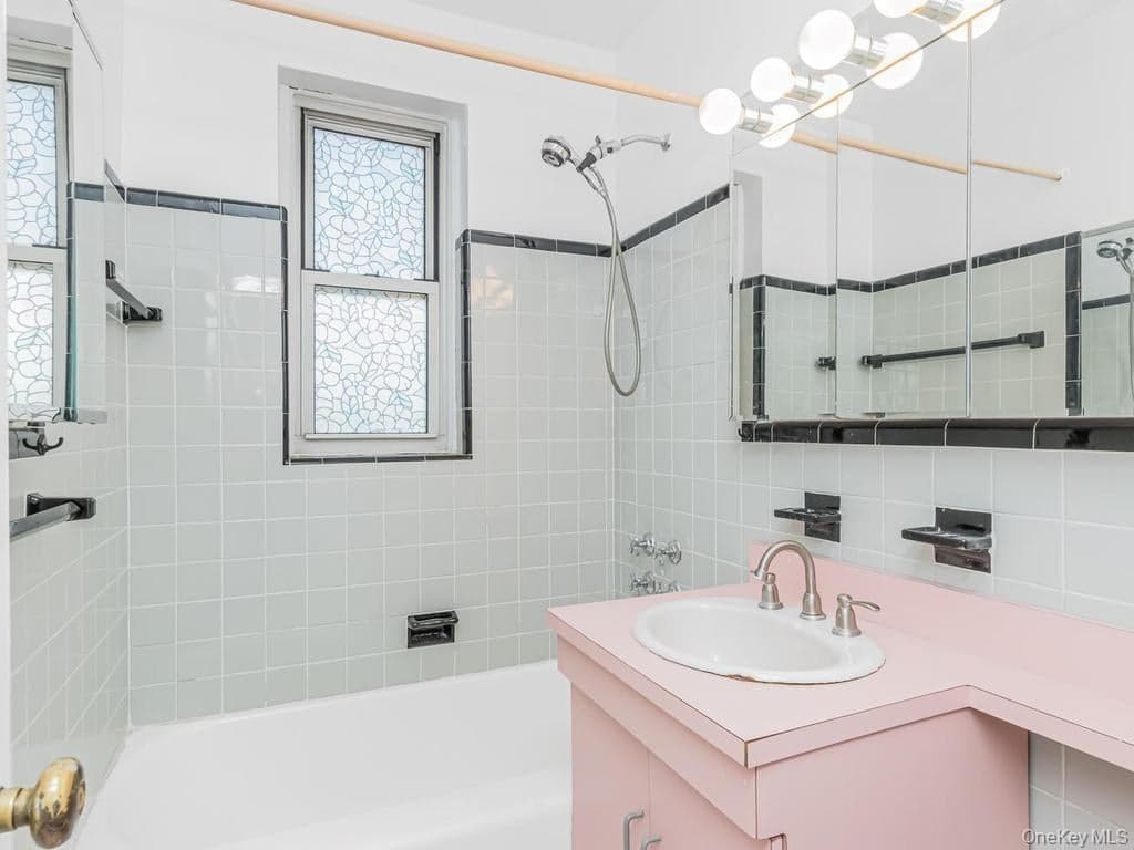 2711 Henry Hudson Parkway Unit: 6D thumbnail 11