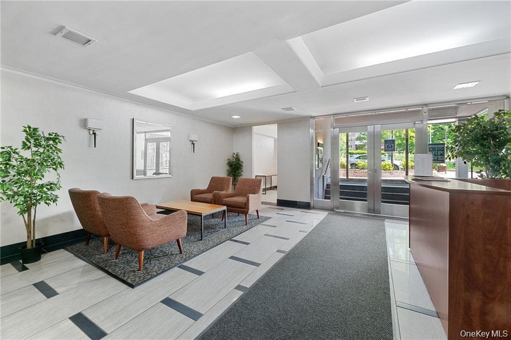 2711 Henry Hudson Parkway Unit: 6D thumbnail 14