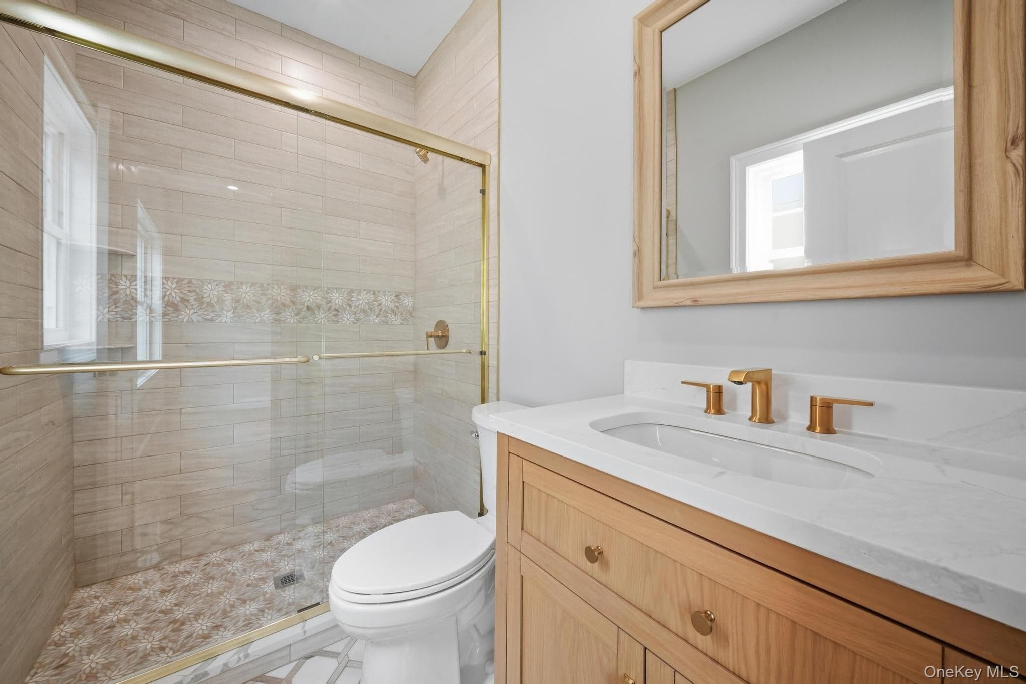 1586 Maeder Avenue thumbnail 22