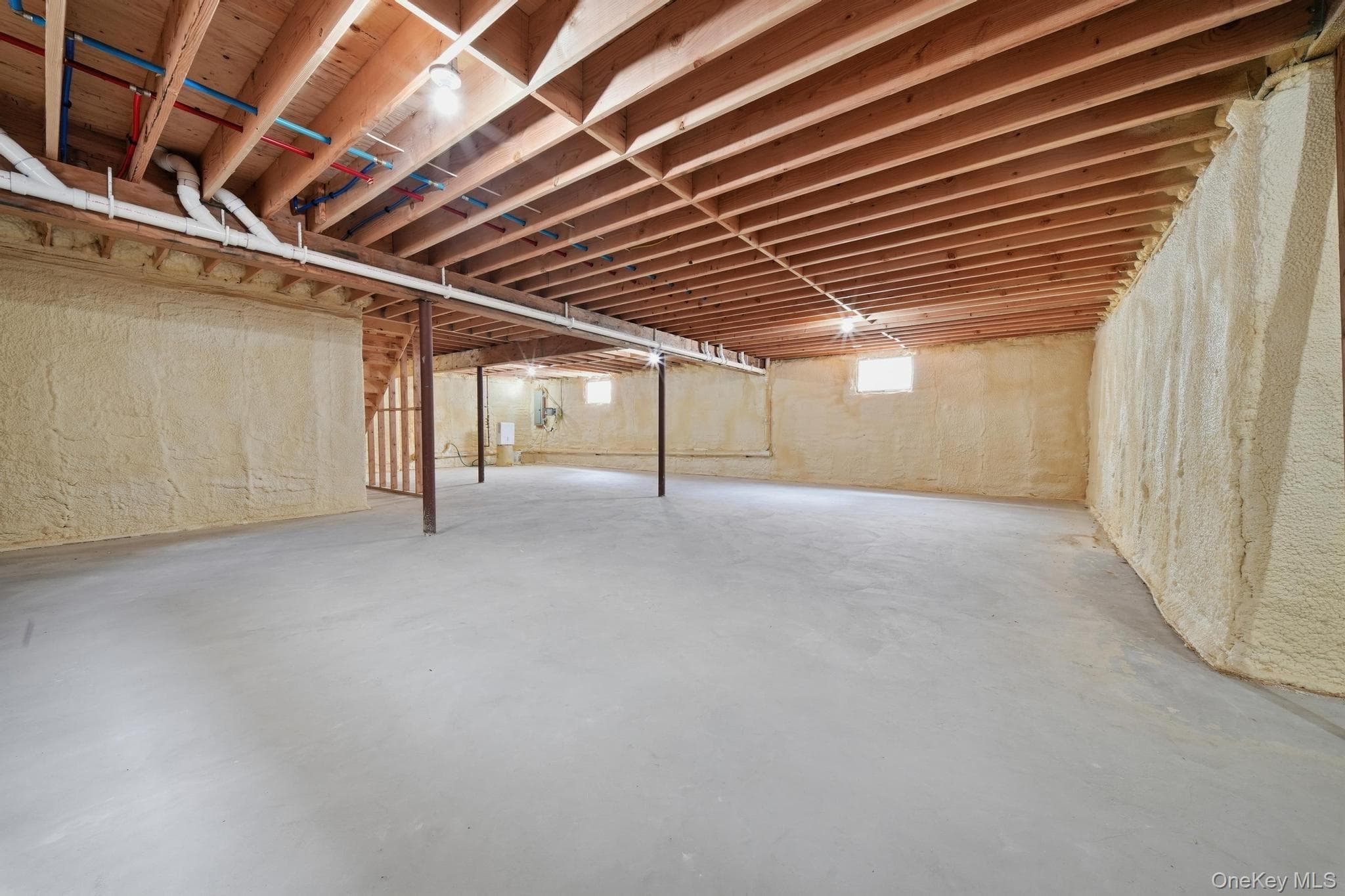 1586 Maeder Avenue thumbnail 43