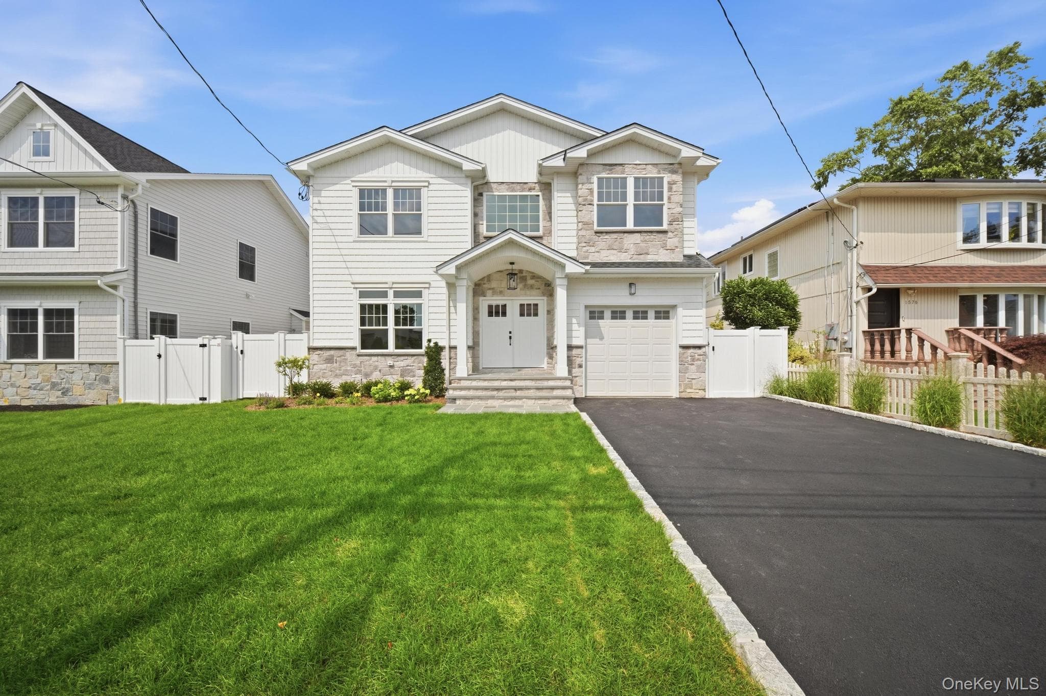 1586 Maeder Avenue, Merrick