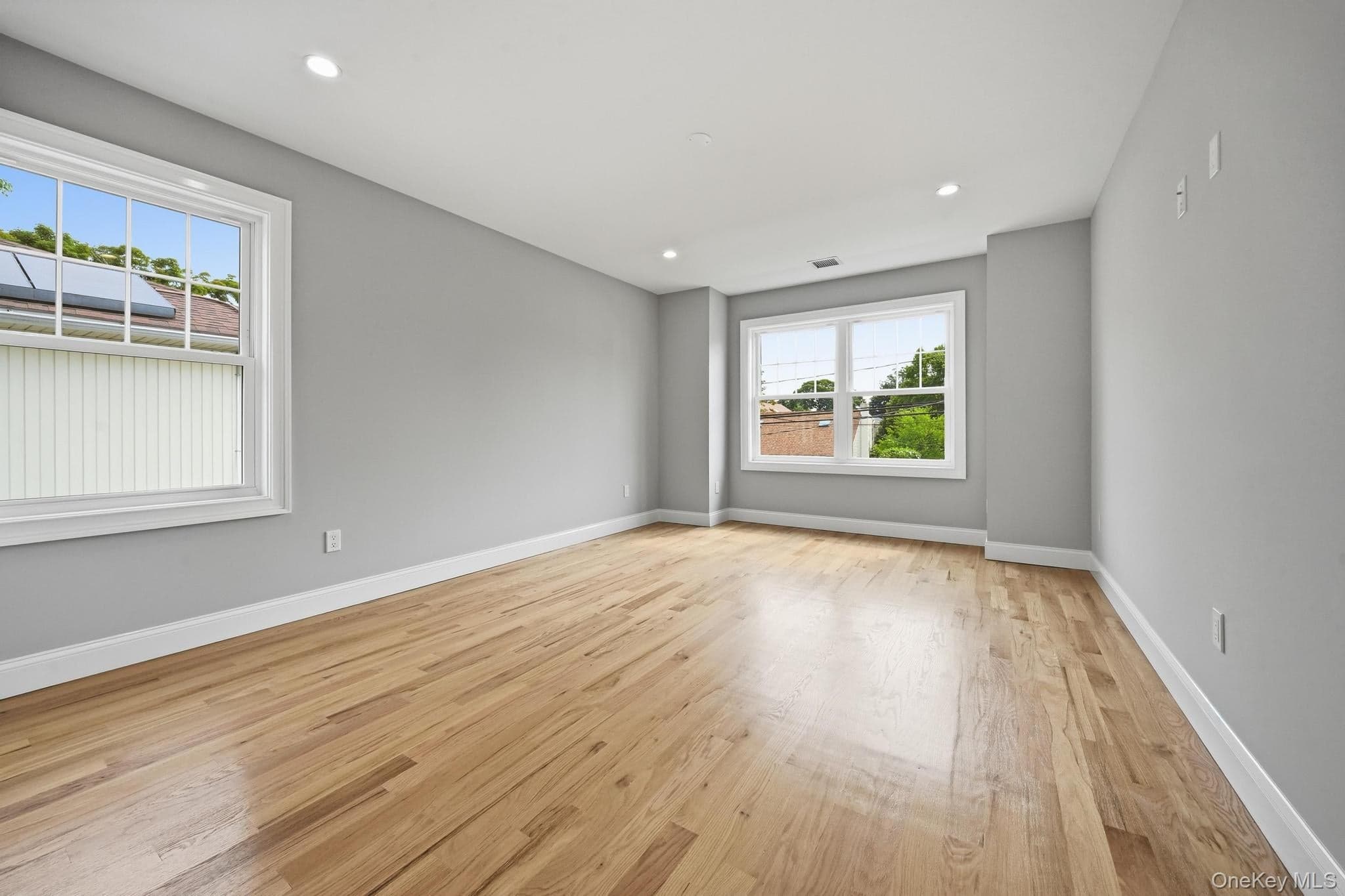1586 Maeder Avenue thumbnail 34