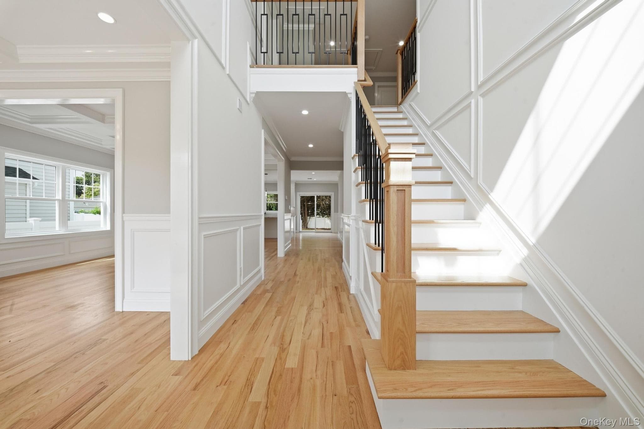 1586 Maeder Avenue thumbnail 8