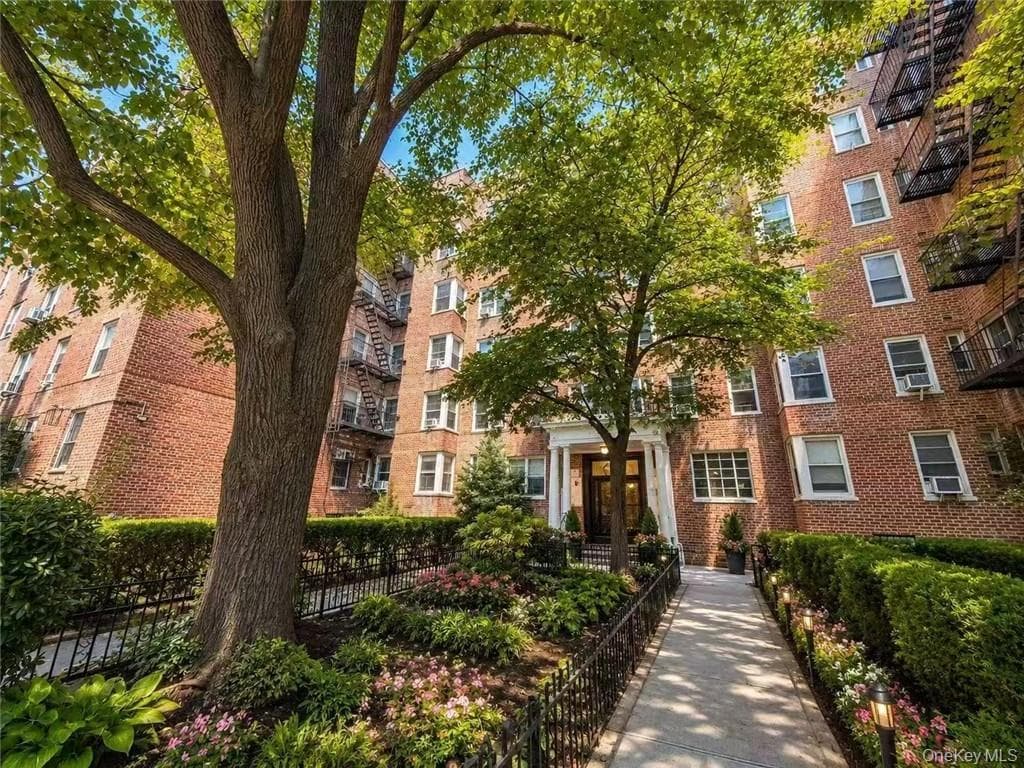 8511 34th Avenue Unit: 3H thumbnail 2