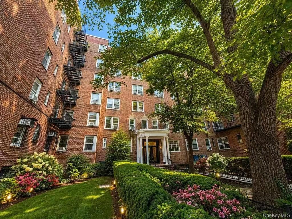 8511 34th Avenue Unit: 3H, Jackson Heights