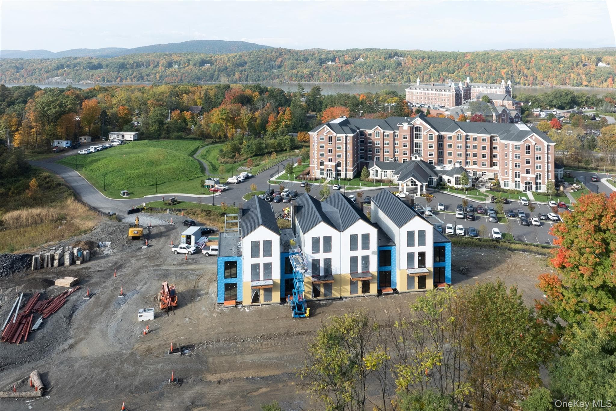 212 Carriage Way thumbnail 14