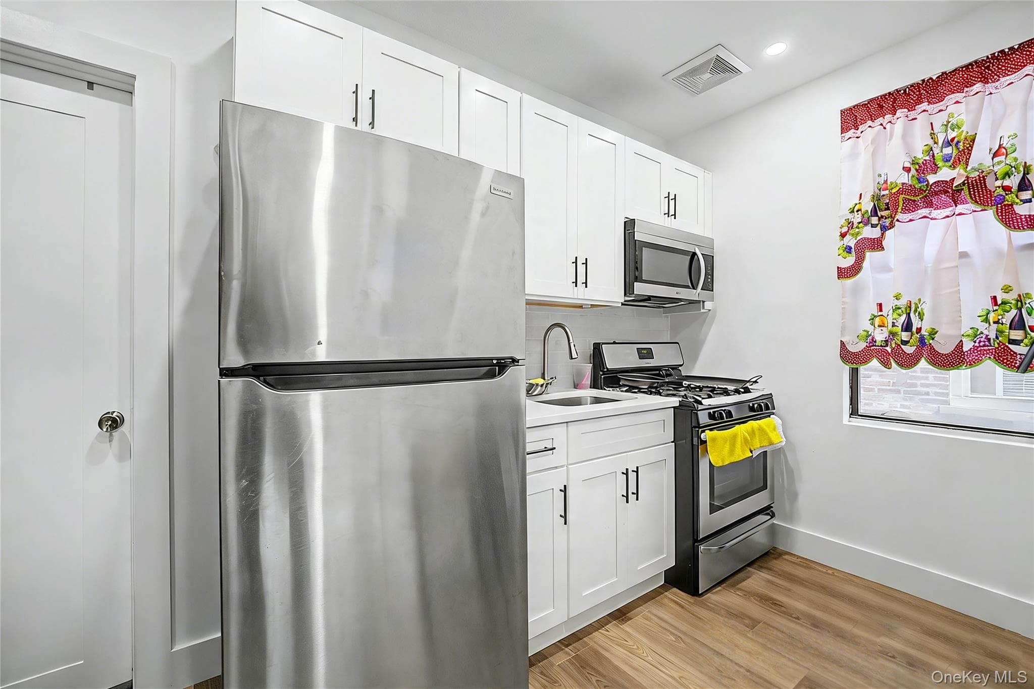 9807 37th Avenue thumbnail 13