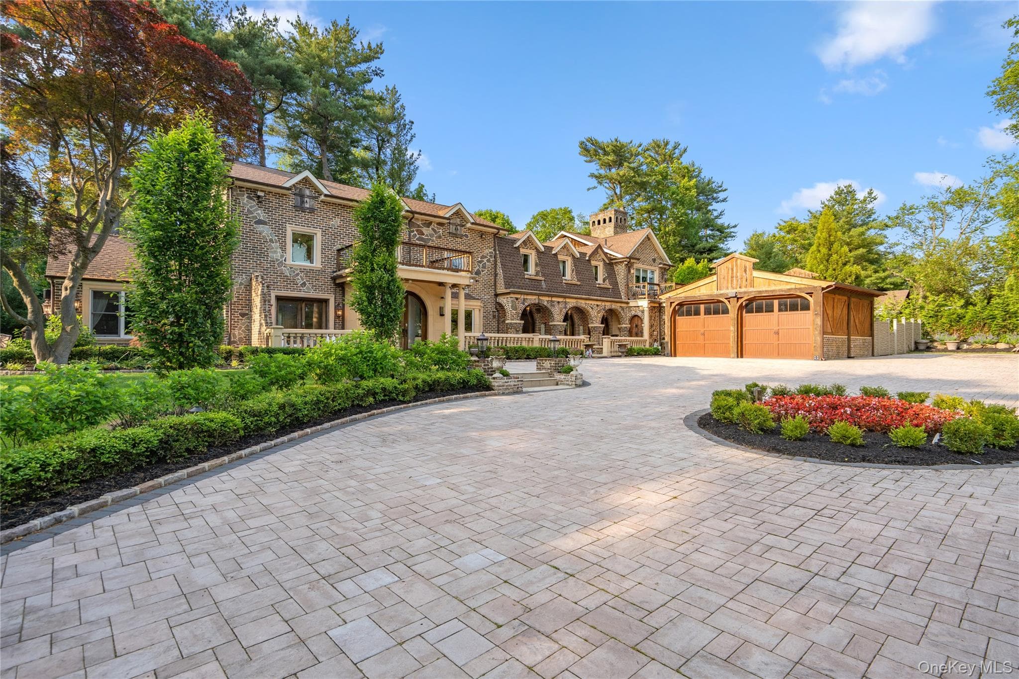 213 Guinea Woods Road, Old Westbury