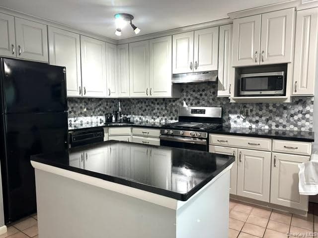 188 Sterling Place thumbnail 5