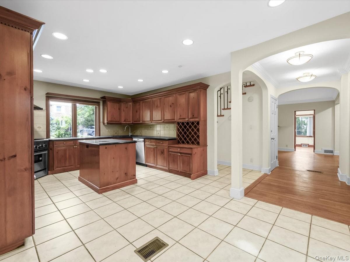 2 Amherst Road thumbnail 15