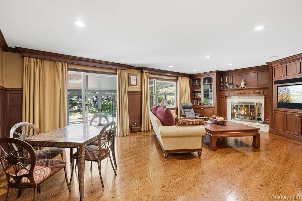 119 Plainview Road thumbnail 15
