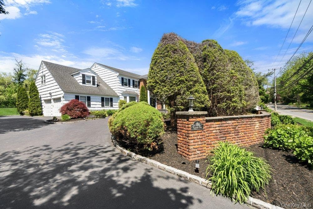 119 Plainview Road thumbnail 4