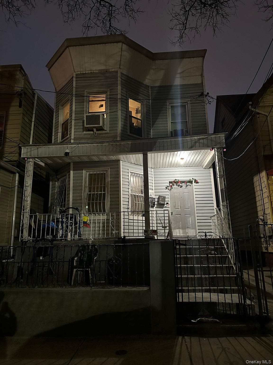 35-44 100 st. Street St, Corona