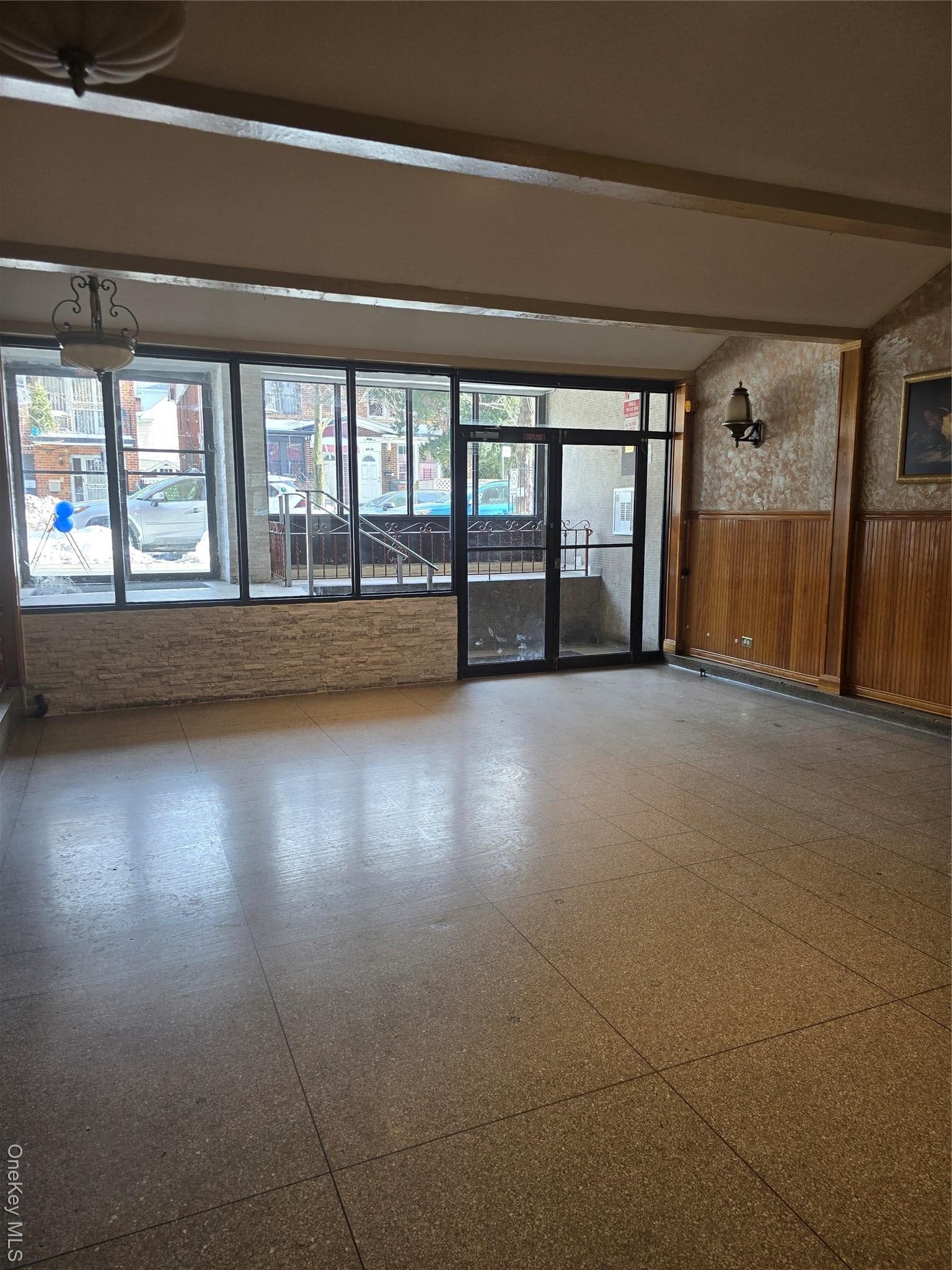 92-29 Lemont Ave Ave Unit: 1 E, Elmhurst