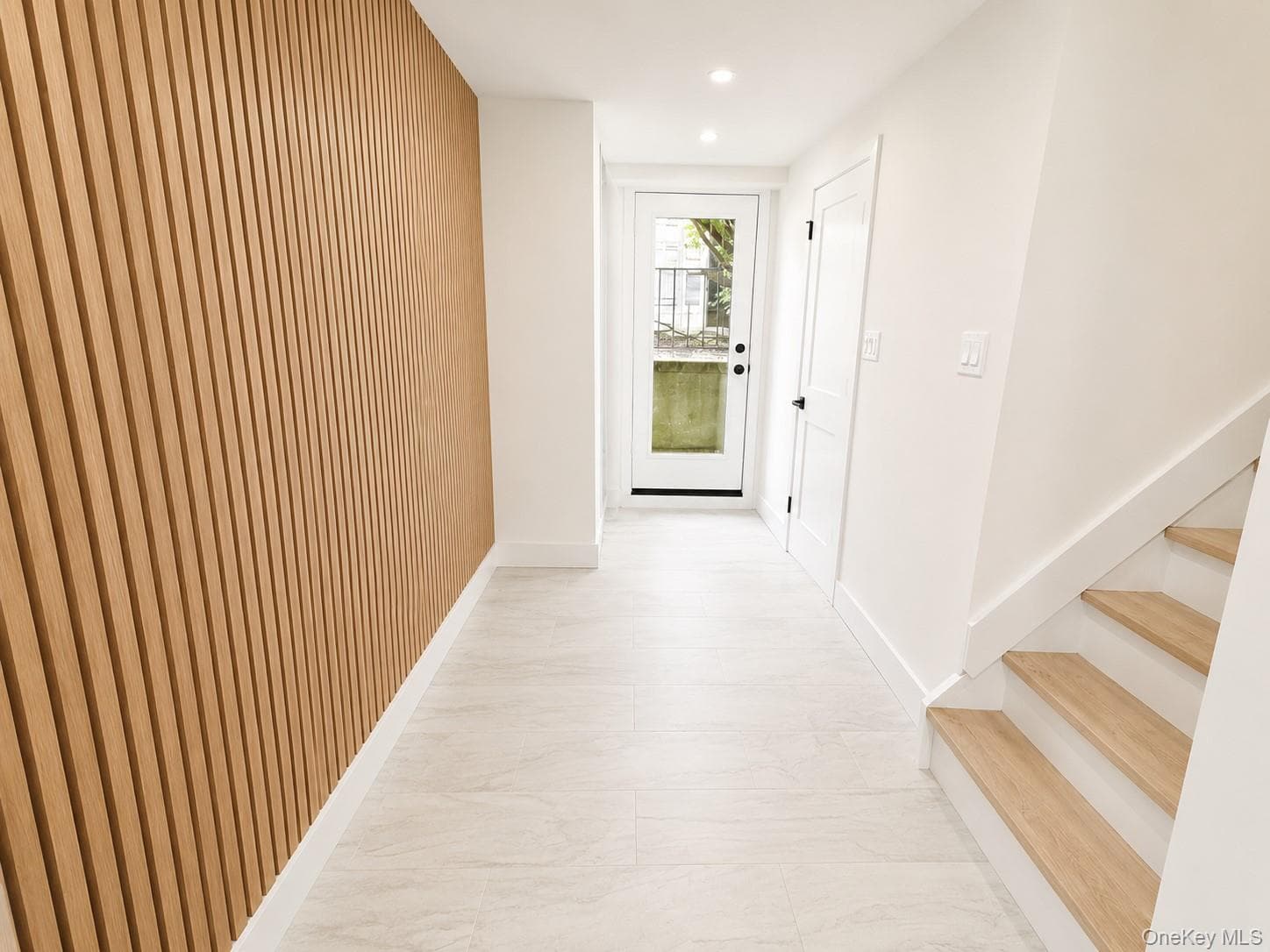 449 W Beech Street thumbnail 43