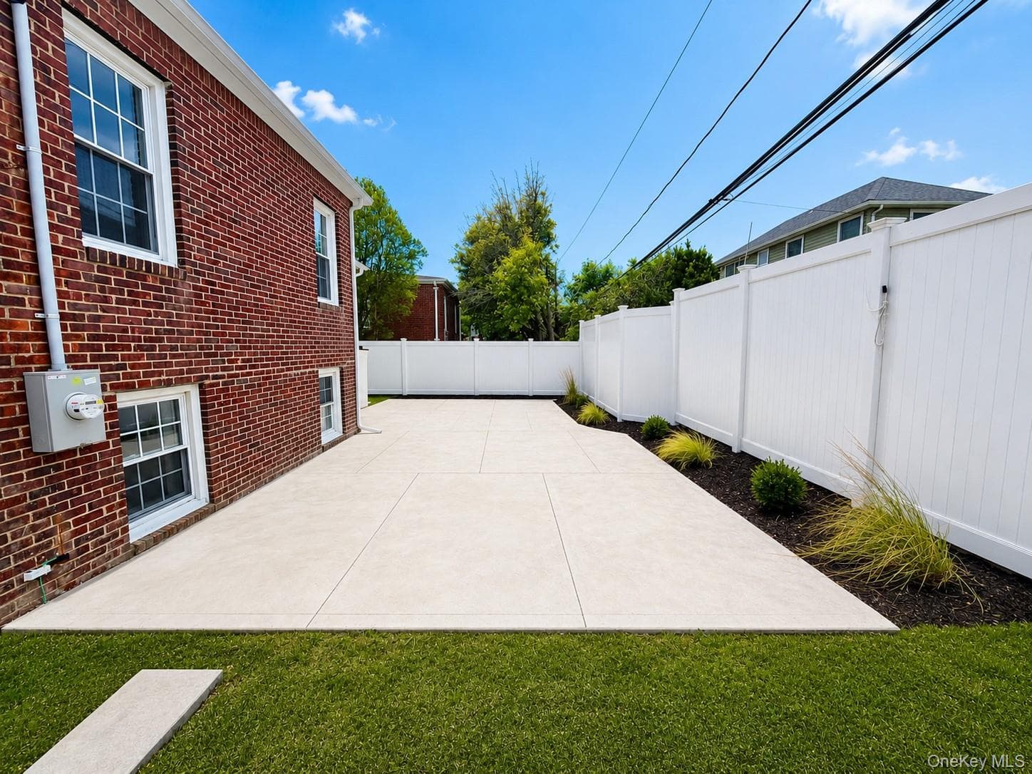 449 W Beech Street thumbnail 38