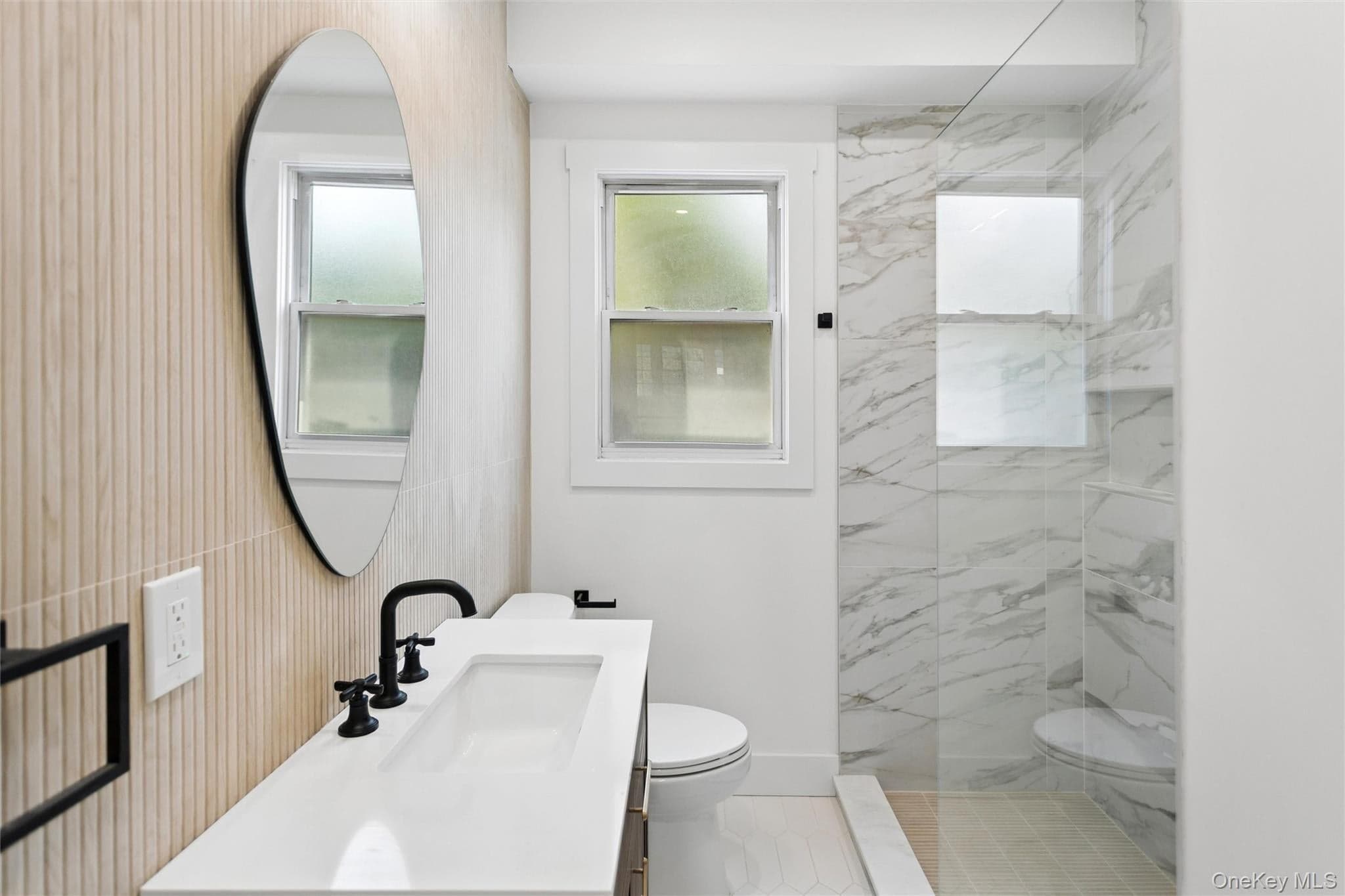 449 W Beech Street thumbnail 22