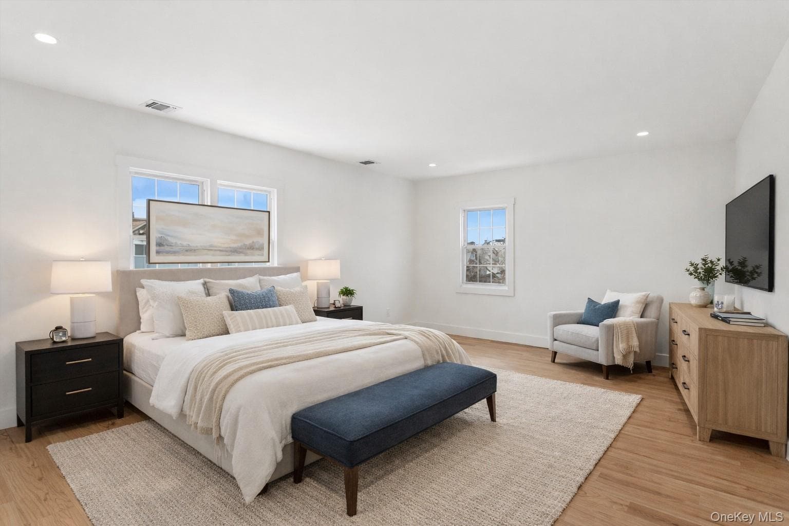 449 W Beech Street thumbnail 6