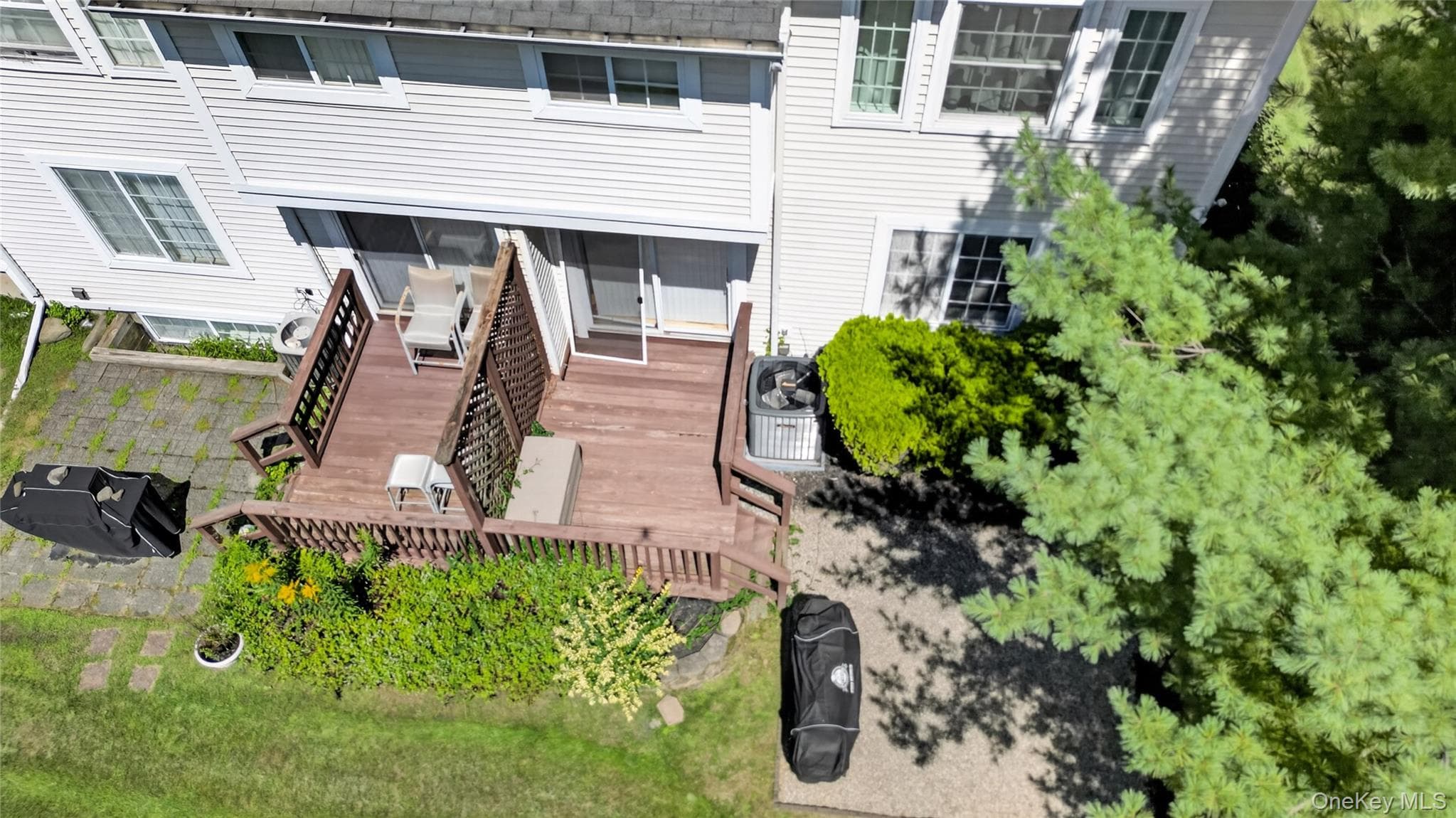 115 Delafield Lane thumbnail 32