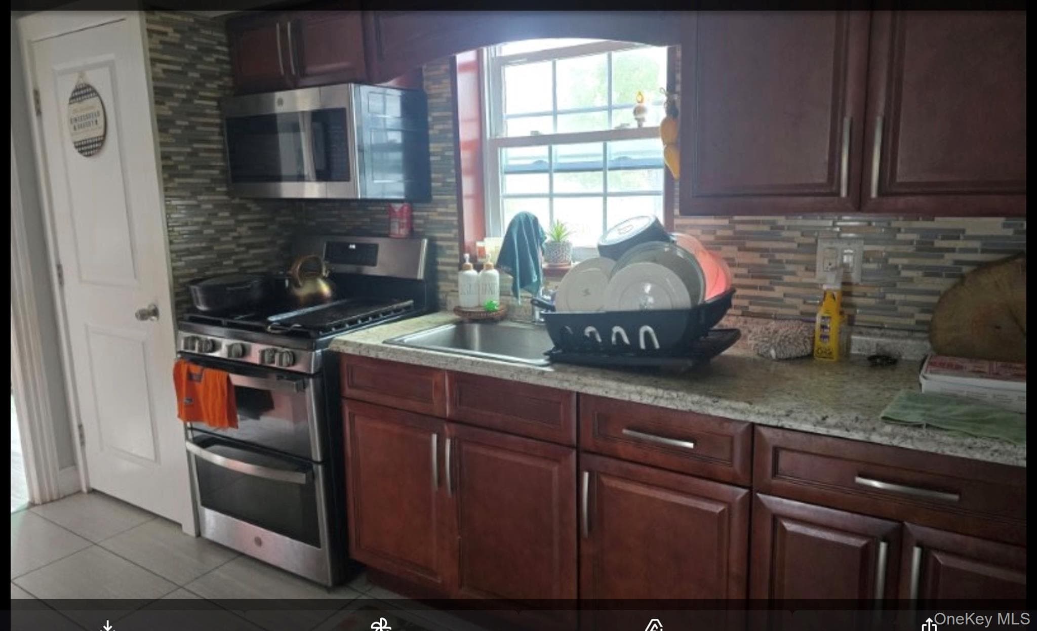 353 Barleau Street thumbnail 7