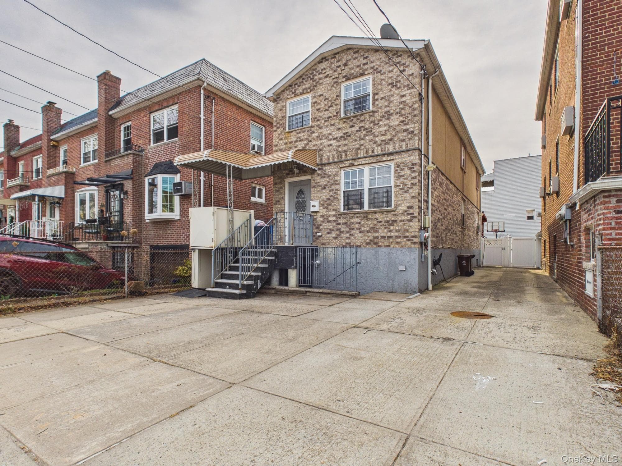 2515 Woodhull Avenue thumbnail 4
