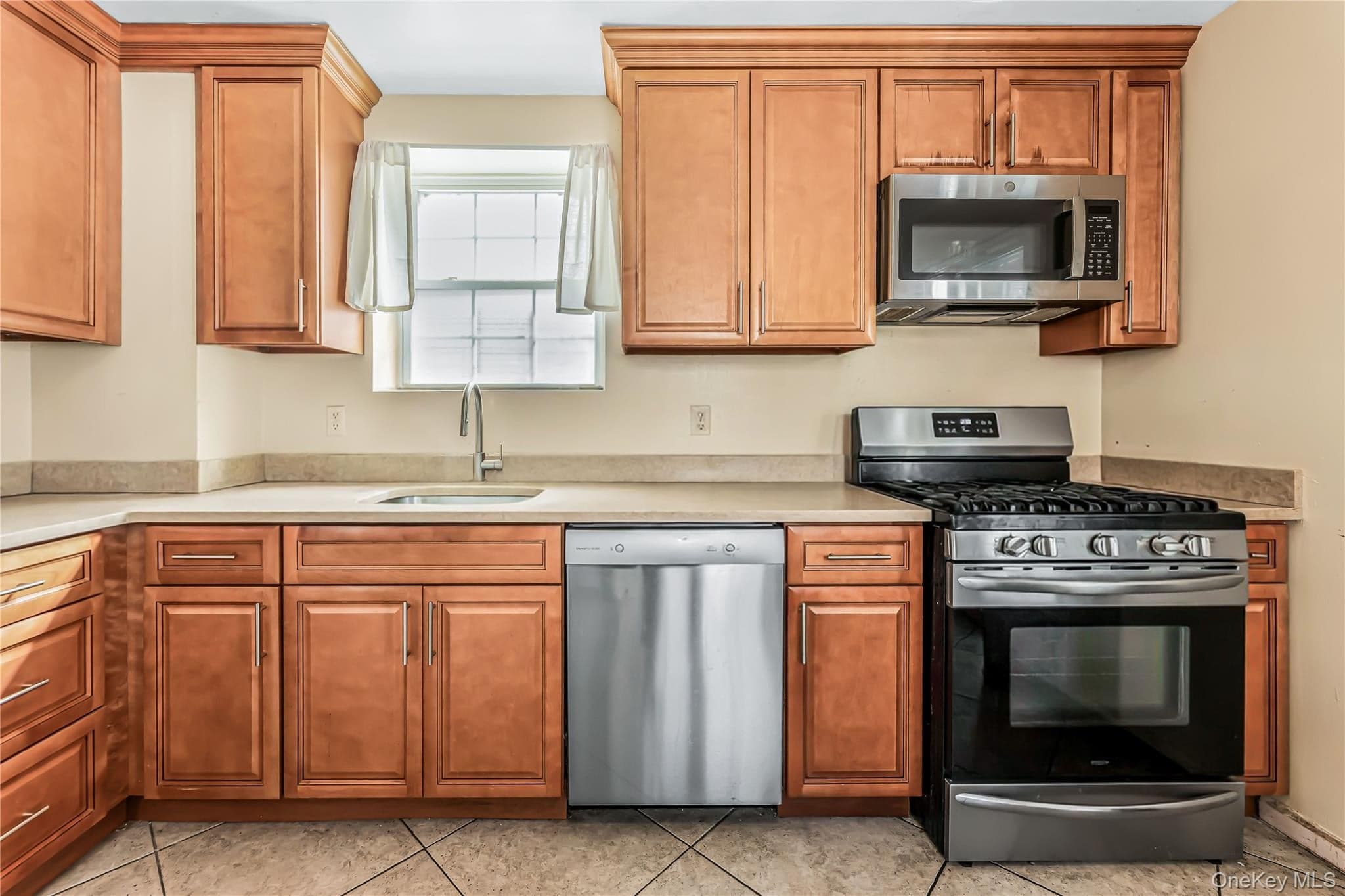 2515 Woodhull Avenue thumbnail 19