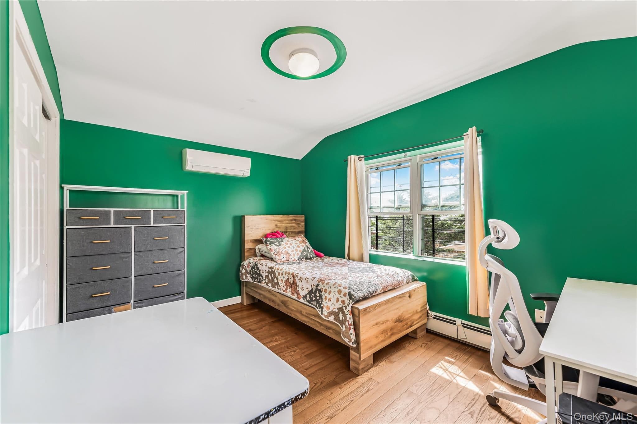 2515 Woodhull Avenue thumbnail 11