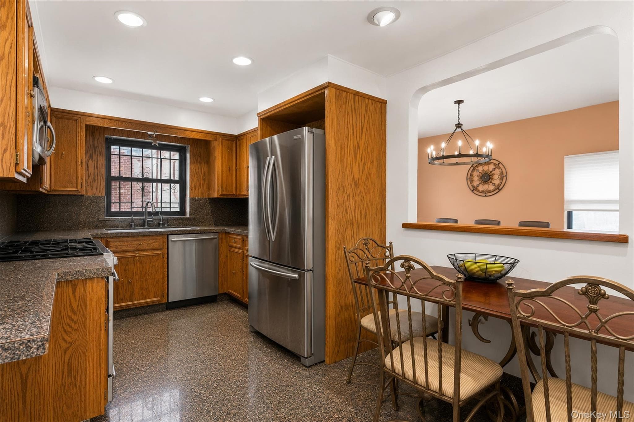 1176 Lydig Avenue thumbnail 7