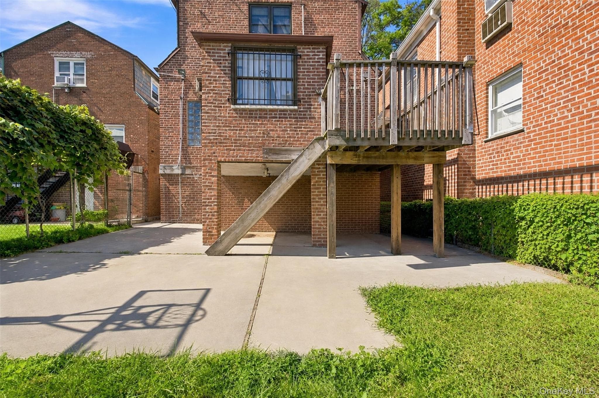 1176 Lydig Avenue thumbnail 4