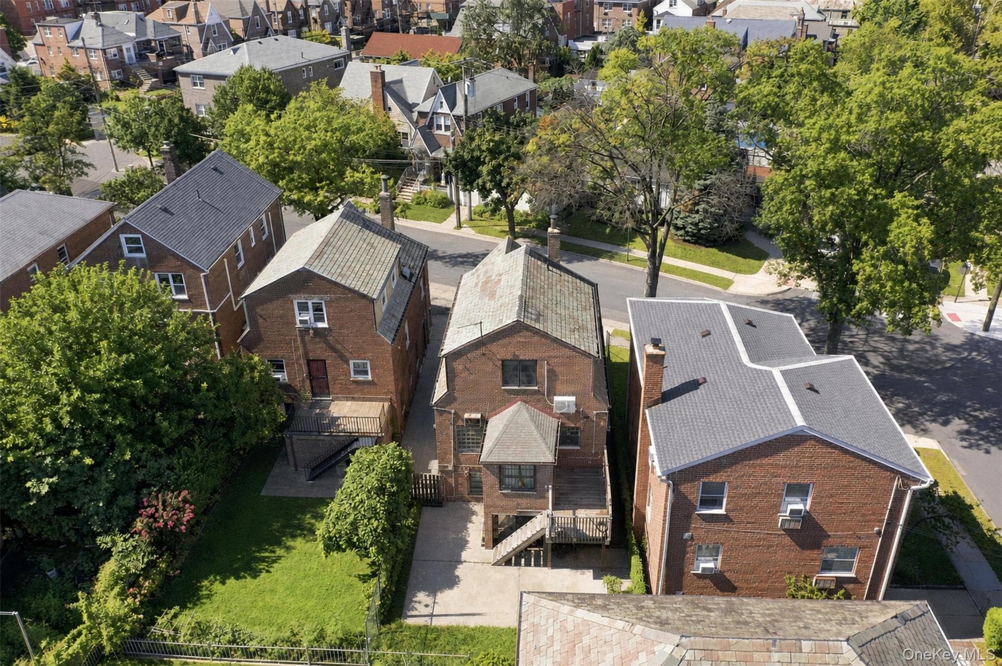 1176 Lydig Avenue thumbnail 3