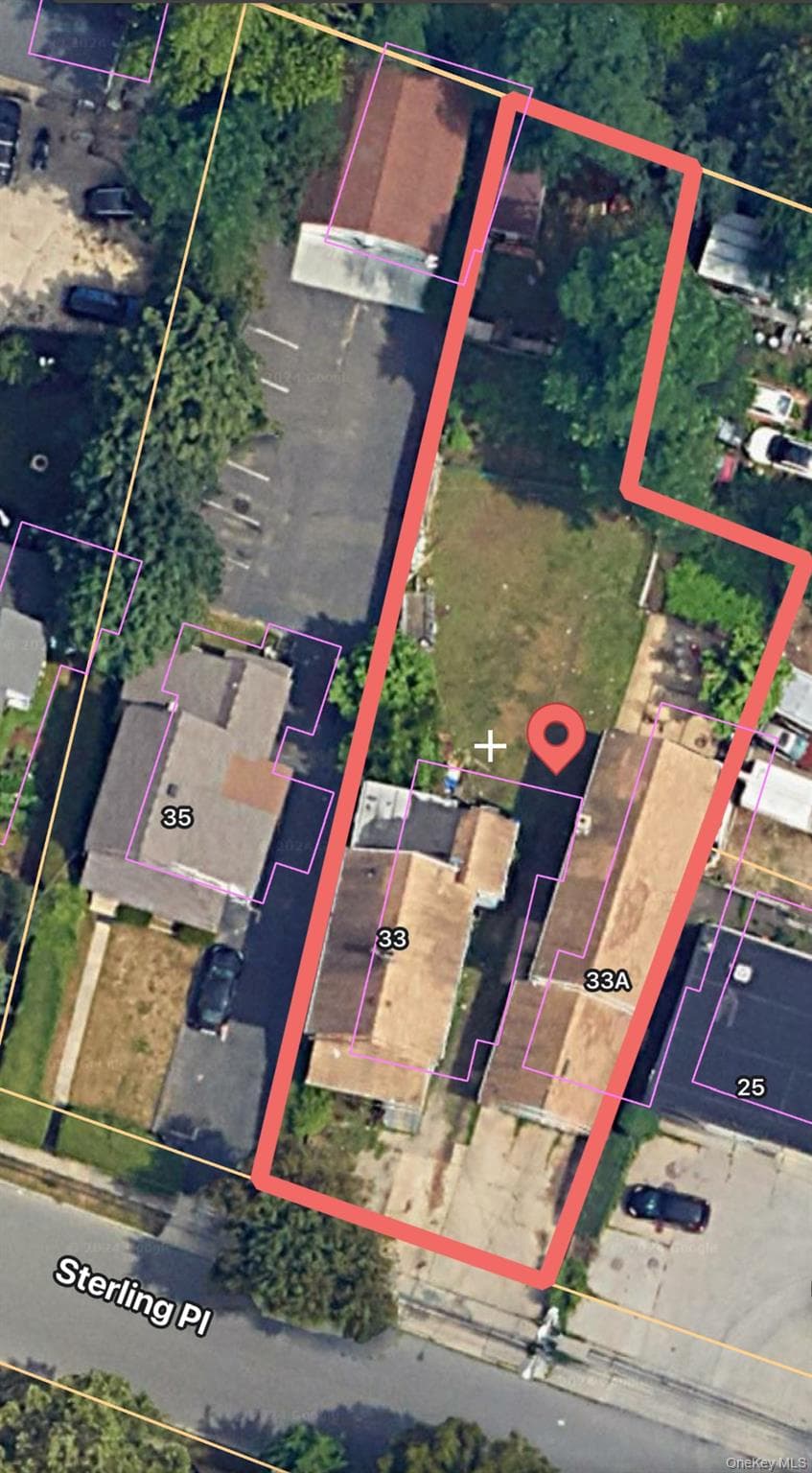 33 Sterling Pl Pl, Amityville