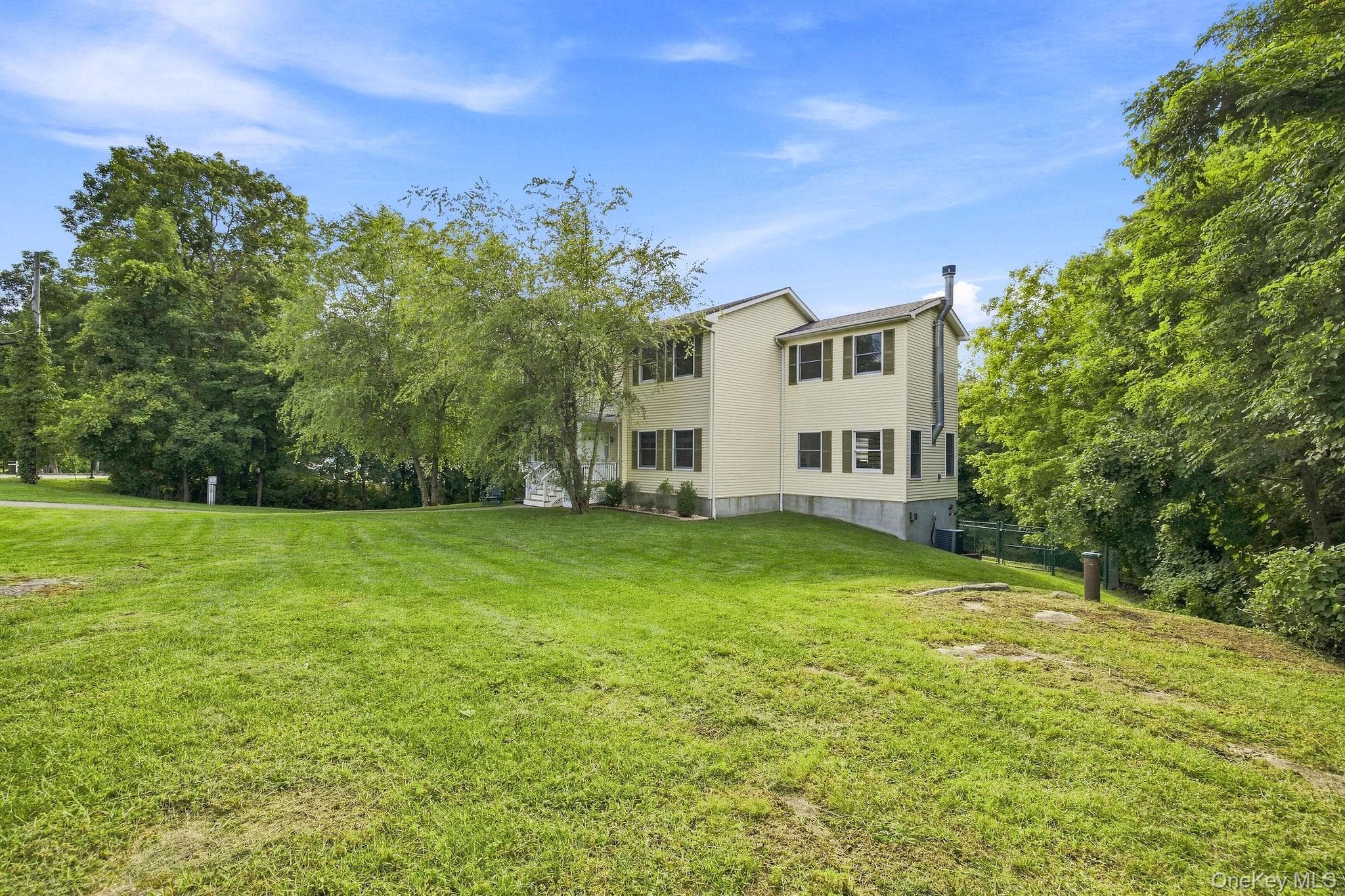 480 Haviland Drive thumbnail 3