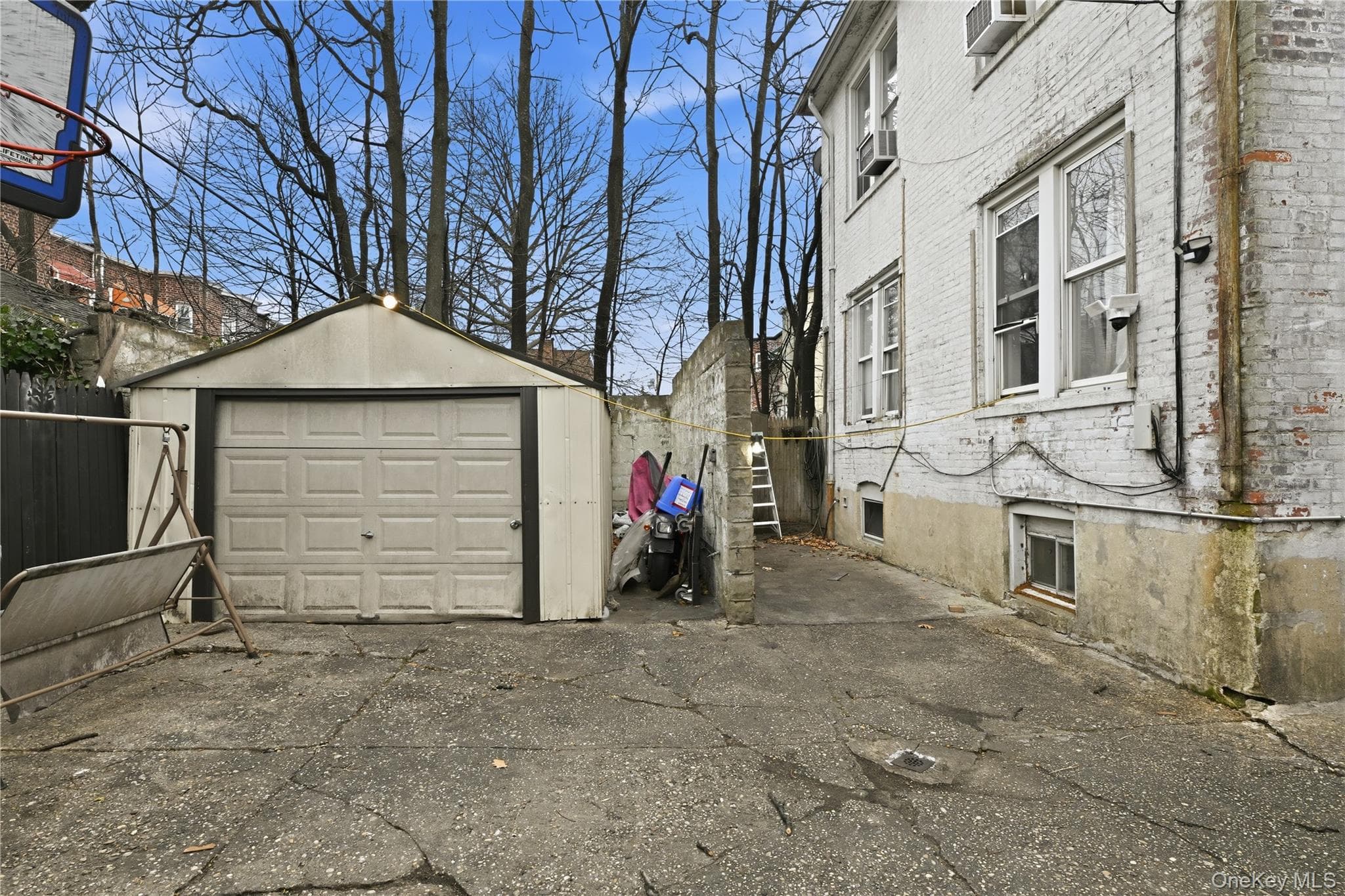 1443 E 35th Street thumbnail 8