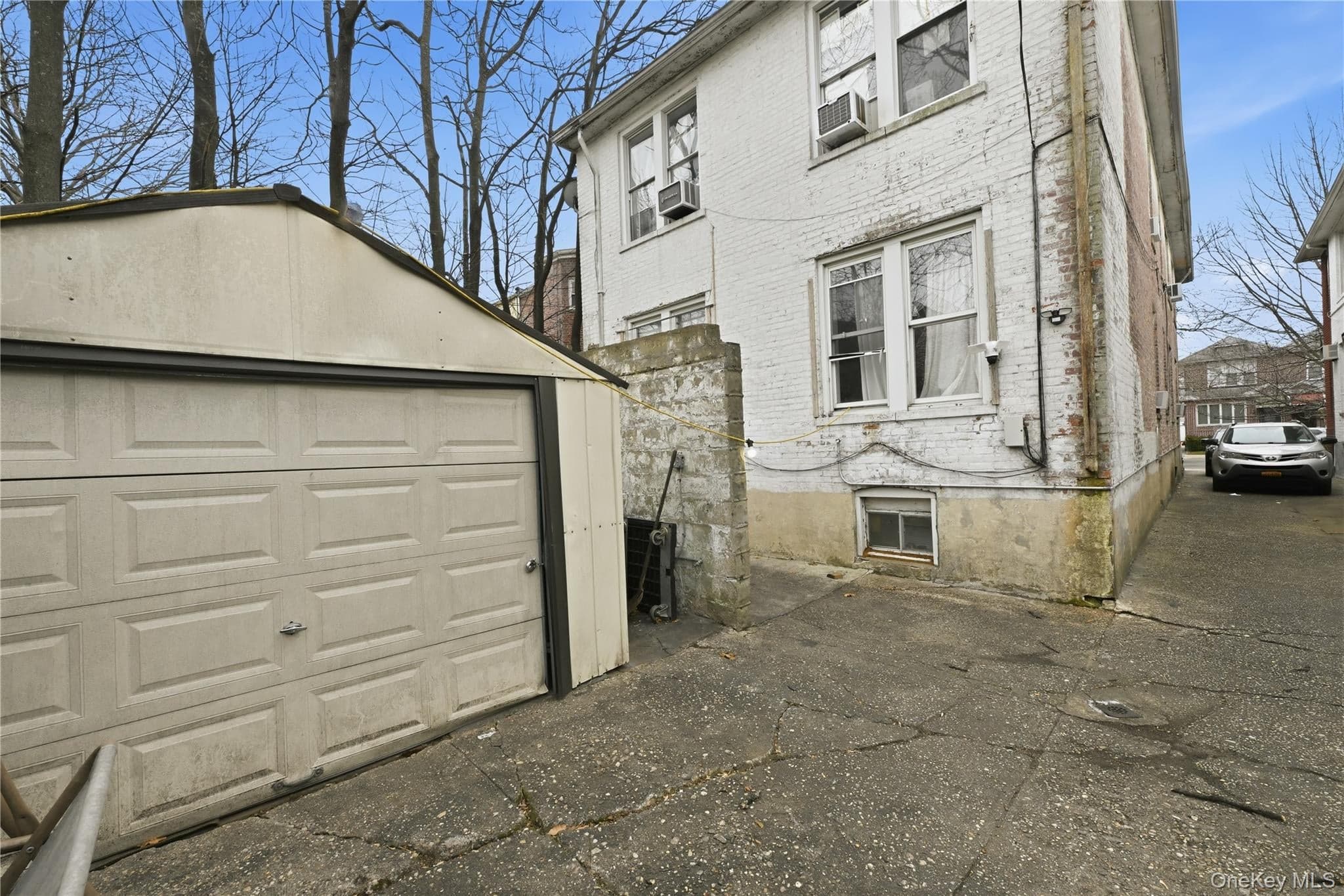 1443 E 35th Street thumbnail 6