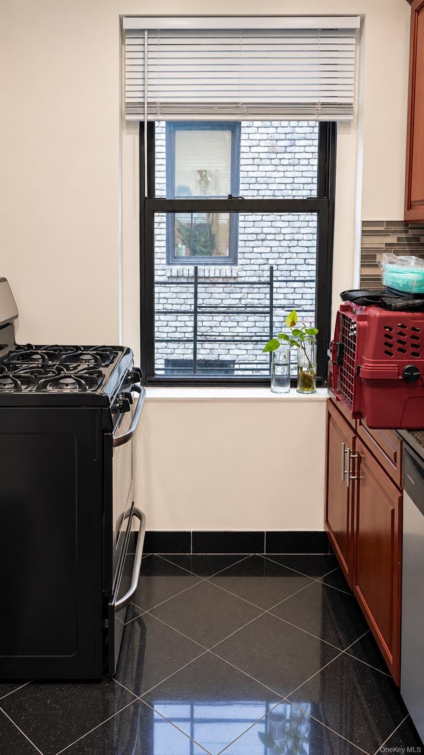 21-38 35th Street Unit: 2C thumbnail 10