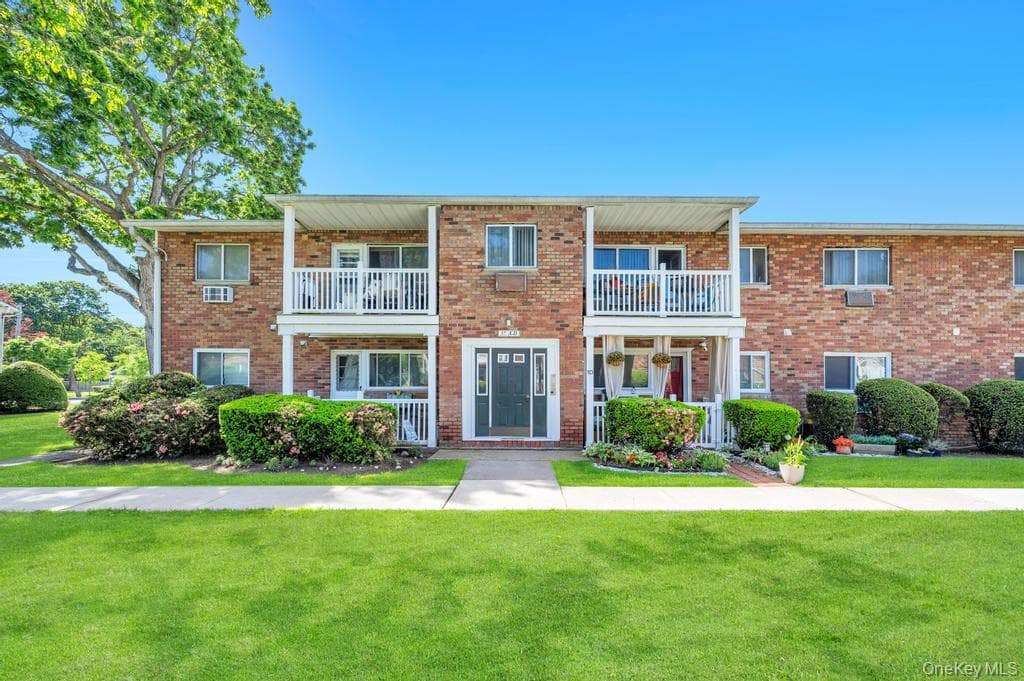 57 Adams Road Unit: 2D, Central Islip