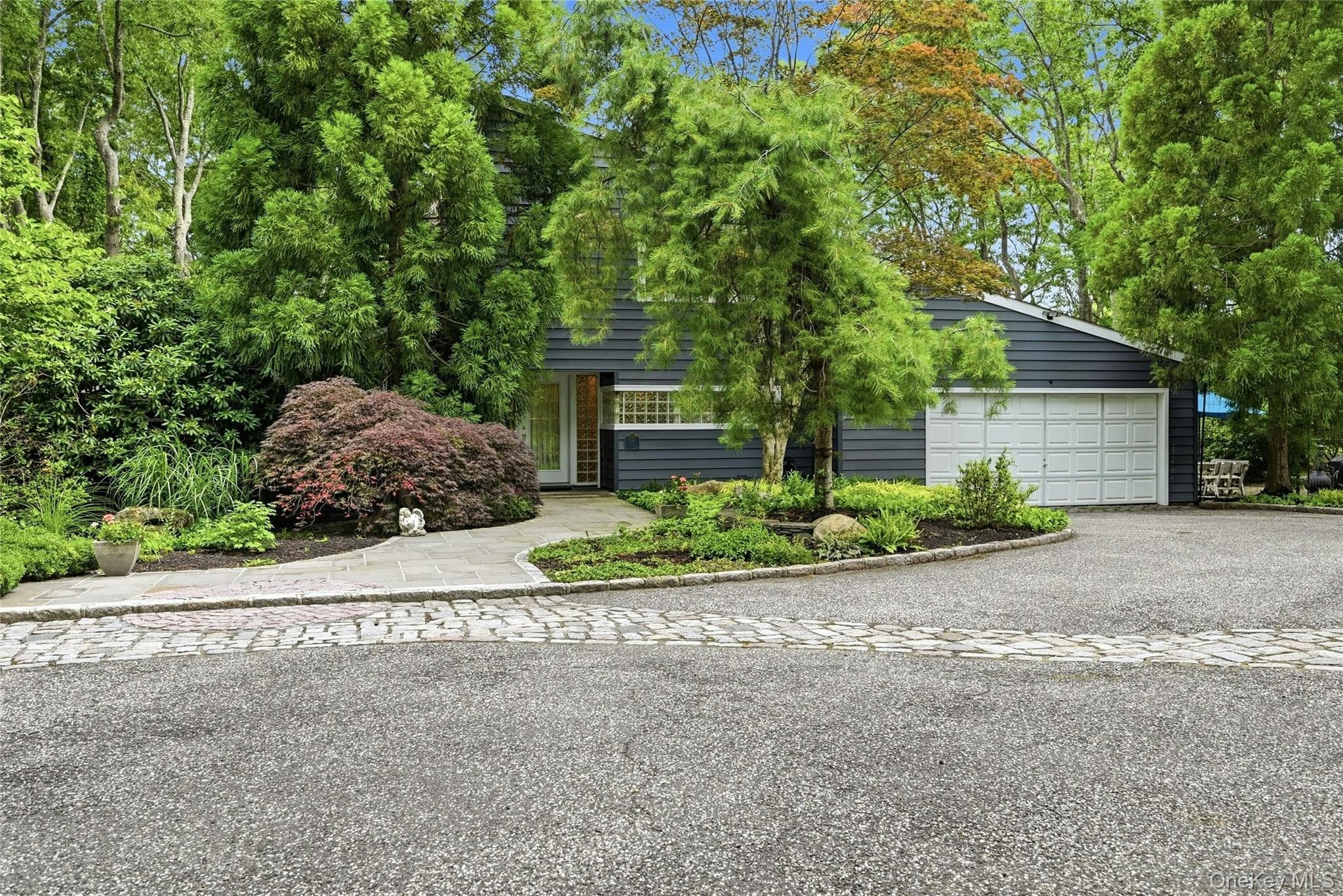 18 Nicole Court, Manorville