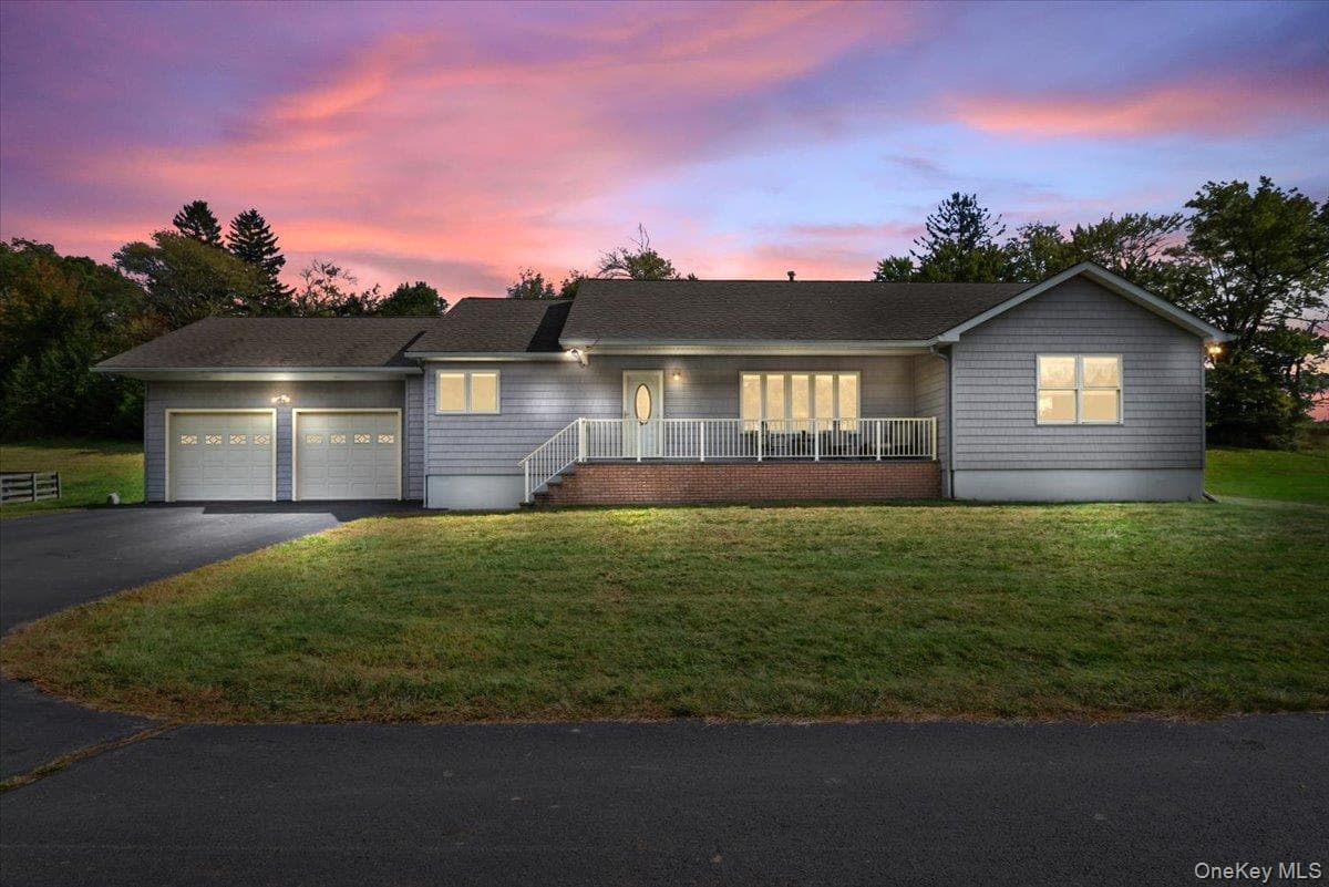 1 Van Avenue photo 1