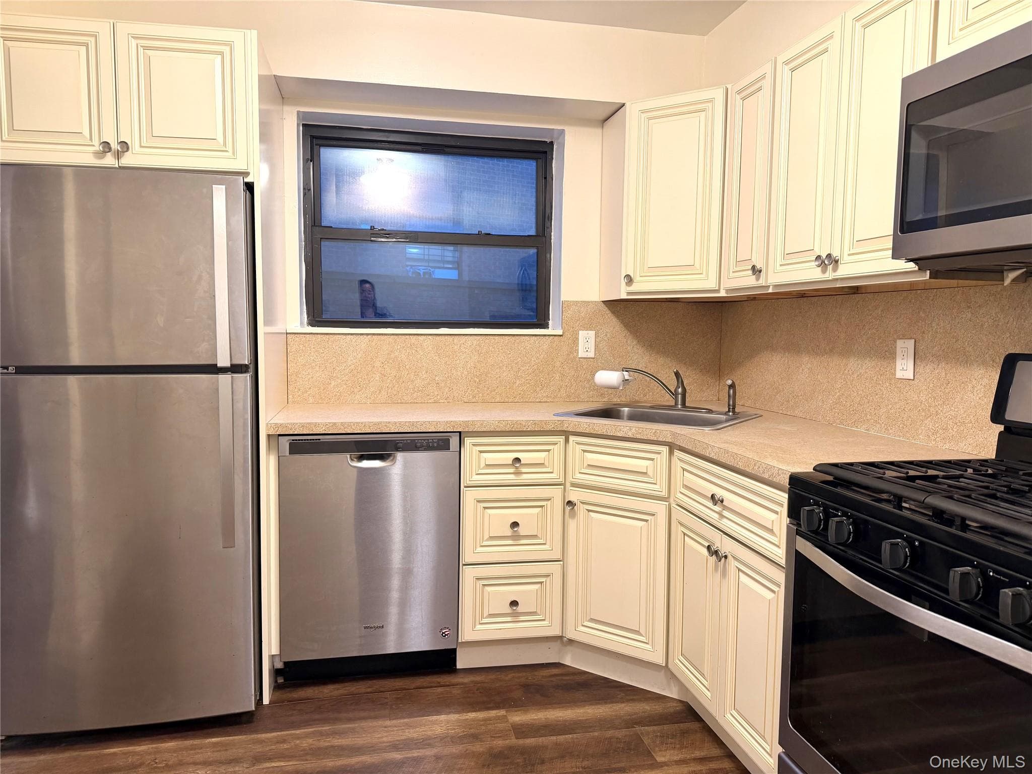 240-22 70 Avenue Unit: 9C,9G2 thumbnail 4