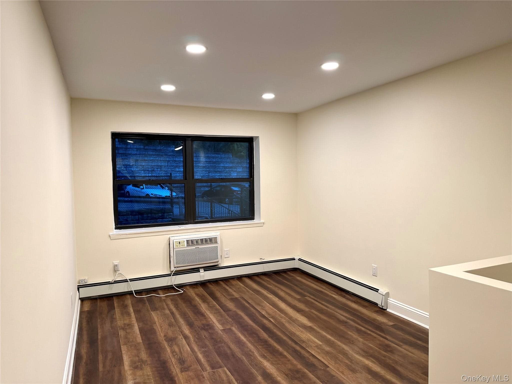 240-22 70 Avenue Unit: 9C,9G2 thumbnail 3