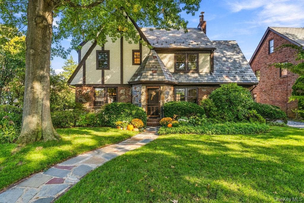 123 Weyford Terrace, Garden City