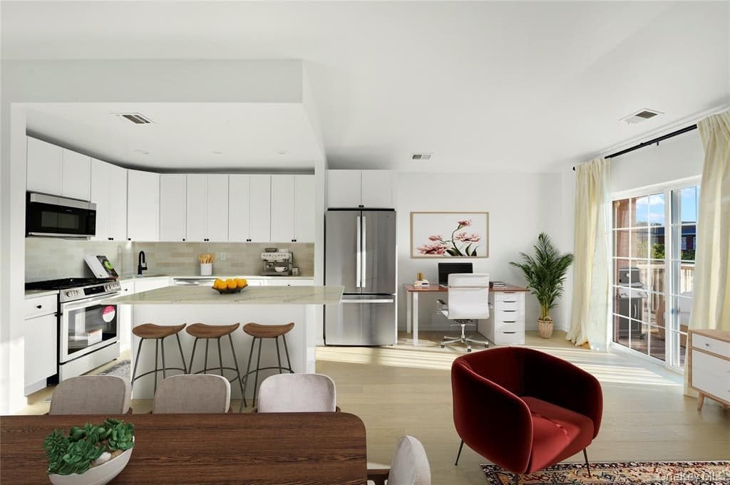 3-17 Endeavor Place Unit: C thumbnail 2