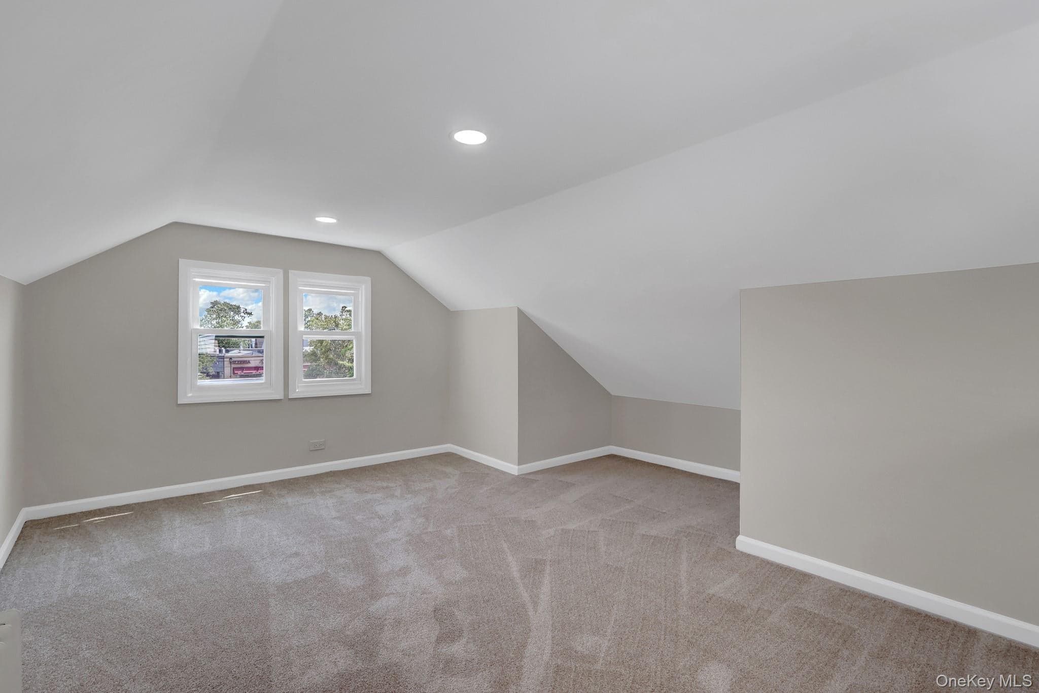 15 Stratford Avenue thumbnail 21