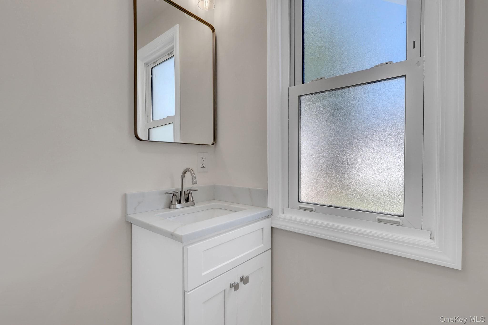 15 Stratford Avenue thumbnail 14