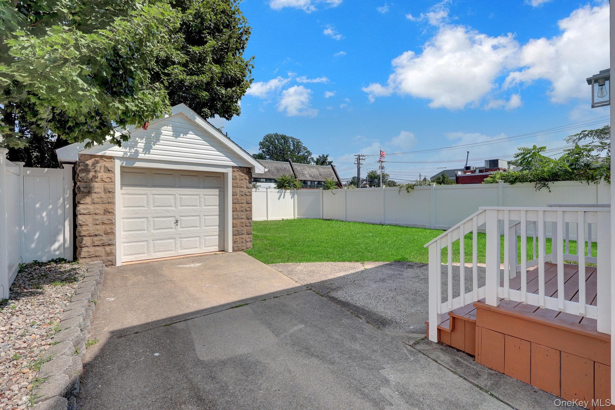 15 Stratford Avenue thumbnail 27