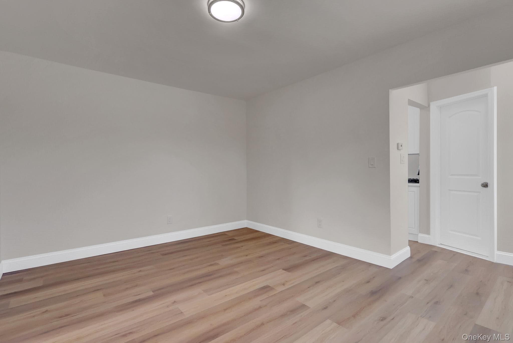 15 Stratford Avenue thumbnail 7