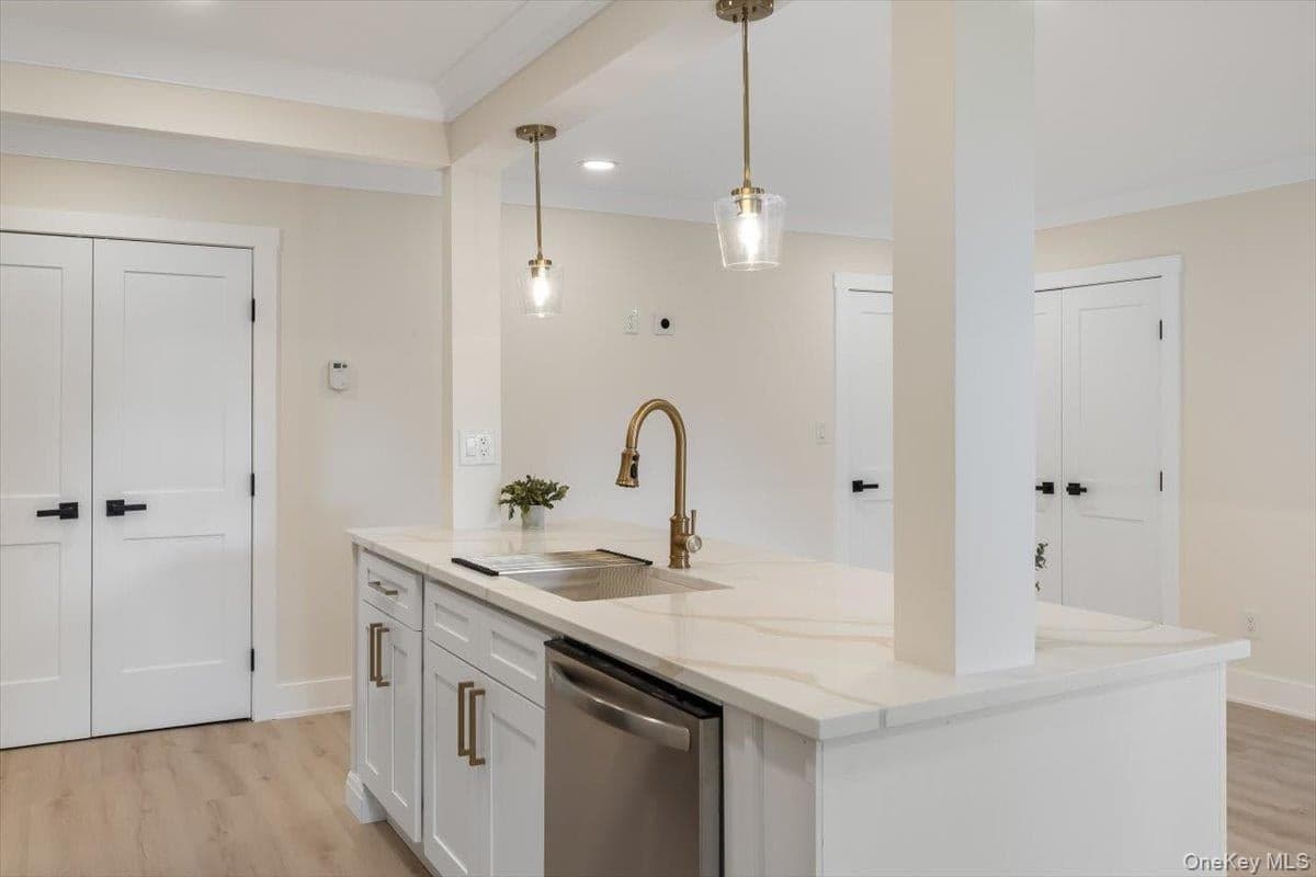 263 River Avenue Unit: 19 thumbnail 9