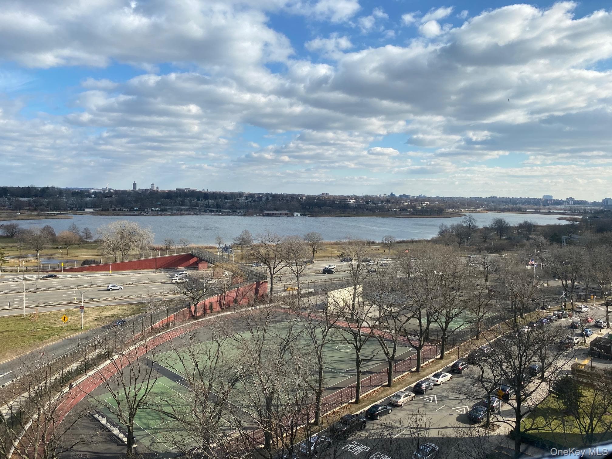 61-20 Grand Central Parkway Unit: A1402 thumbnail 5